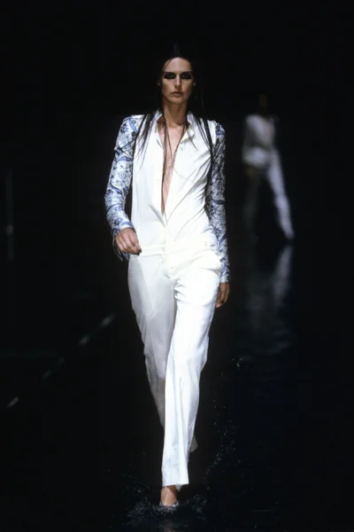 Look 32